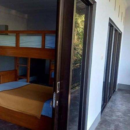 Merendeng Hostel Kuta Kuta  Экстерьер фото