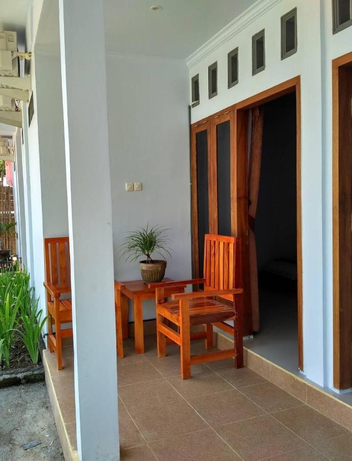 Merendeng Hostel Kuta Kuta  Экстерьер фото