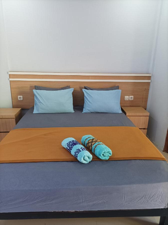 Merendeng Hostel Kuta Kuta  Экстерьер фото