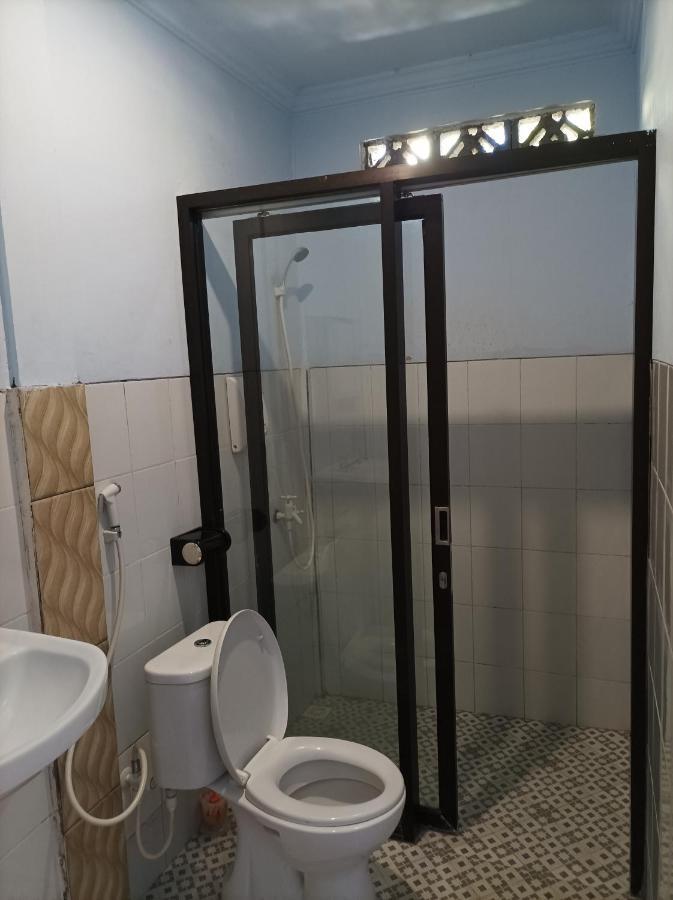 Merendeng Hostel Kuta Kuta  Экстерьер фото