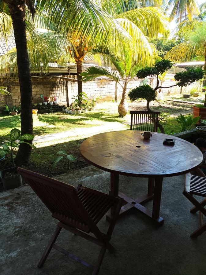 Merendeng Hostel Kuta Kuta  Экстерьер фото