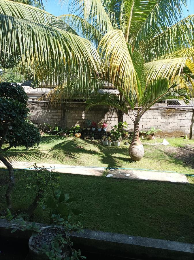 Merendeng Hostel Kuta Kuta  Экстерьер фото