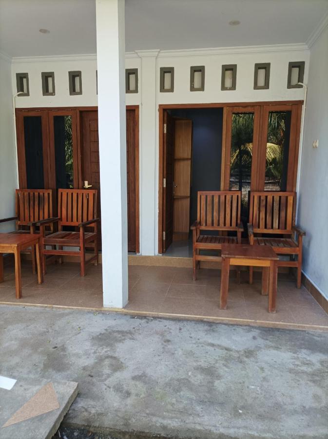 Merendeng Hostel Kuta Kuta  Экстерьер фото