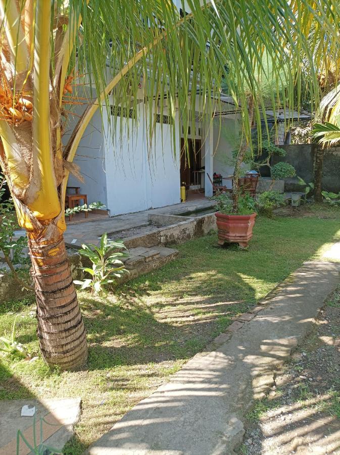 Merendeng Hostel Kuta Kuta  Экстерьер фото