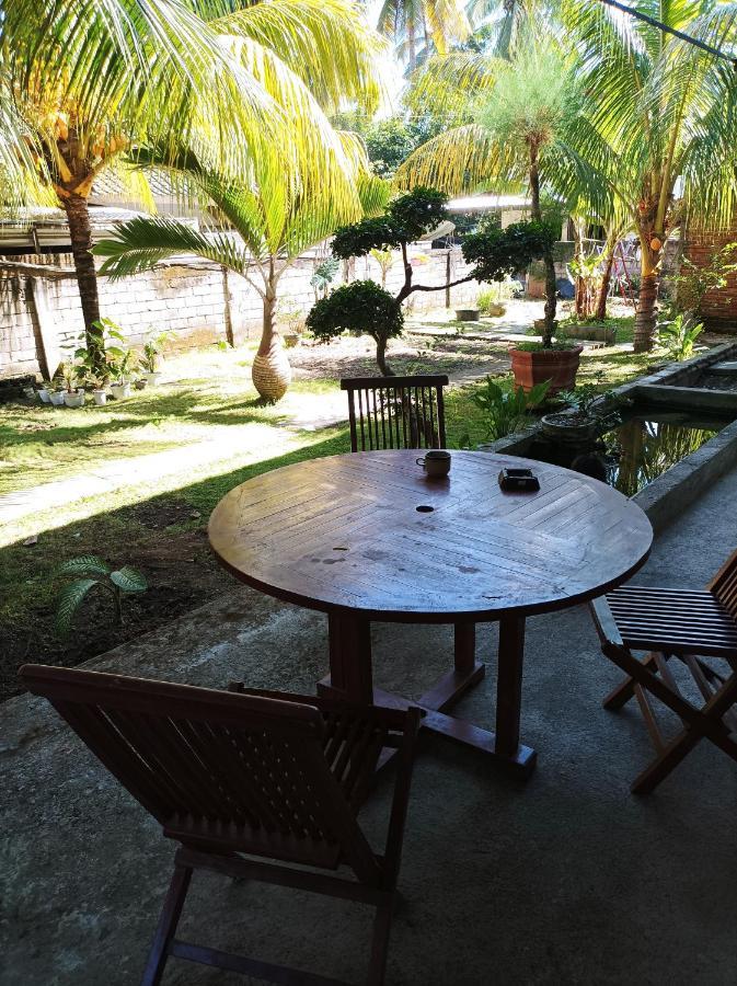 Merendeng Hostel Kuta Kuta  Экстерьер фото
