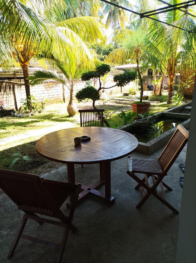 Merendeng Hostel Kuta Kuta  Экстерьер фото